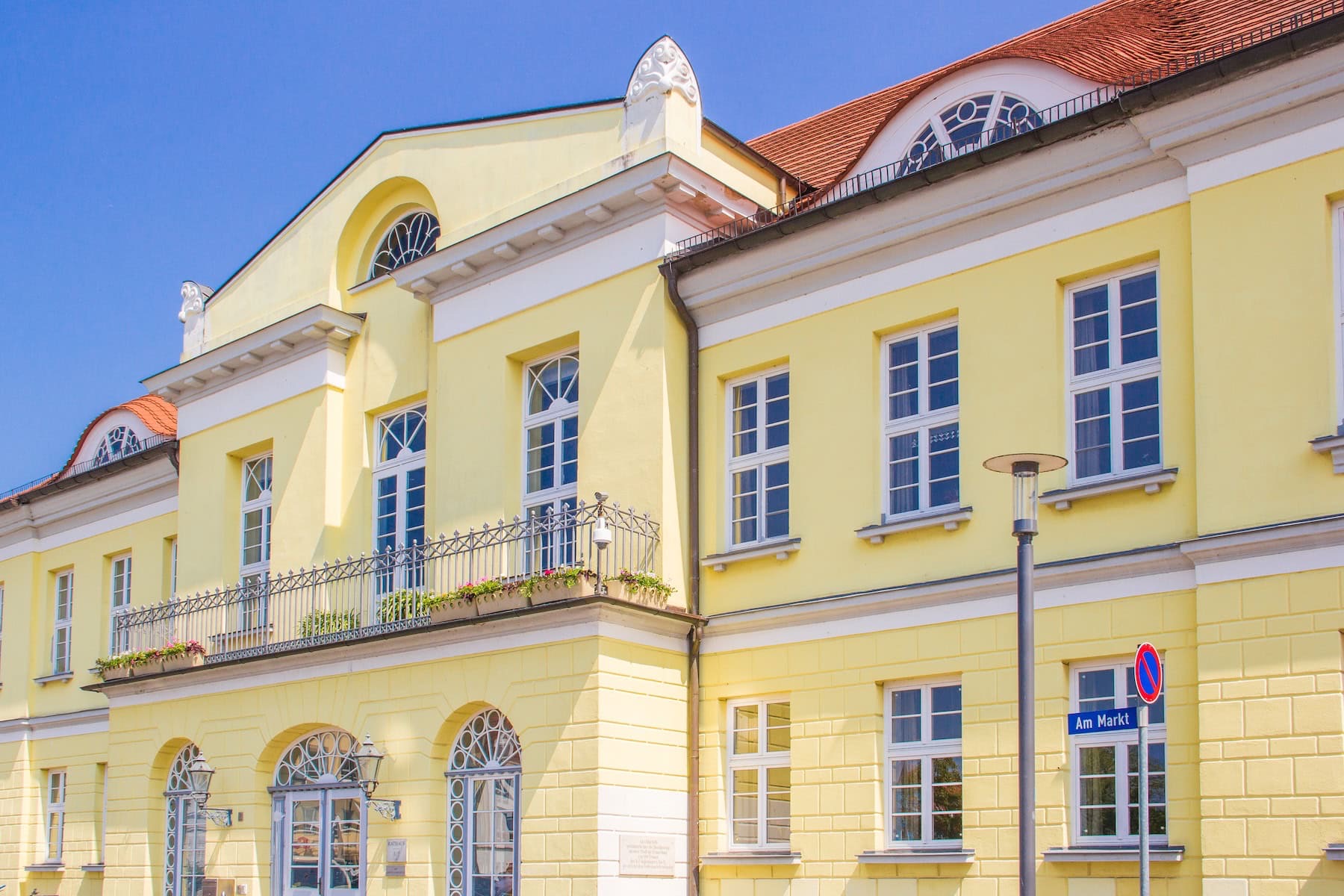 Rathaus am Marktplatz von Ribnitz-Damgarten
